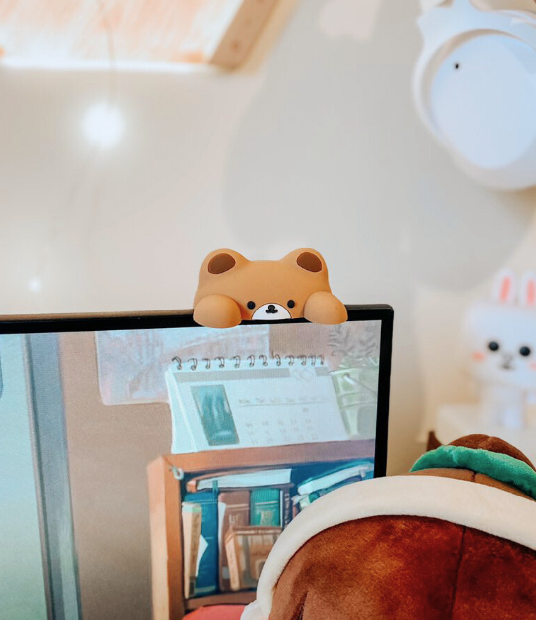 Momo Bear Screen Buddy